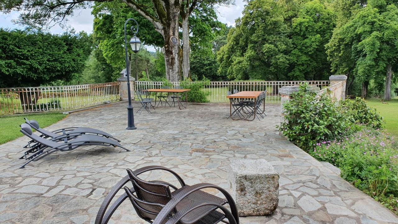 Bed and Breakfast Domaine De Montvianeix Saint-Victor-Montvianeix Exterior foto