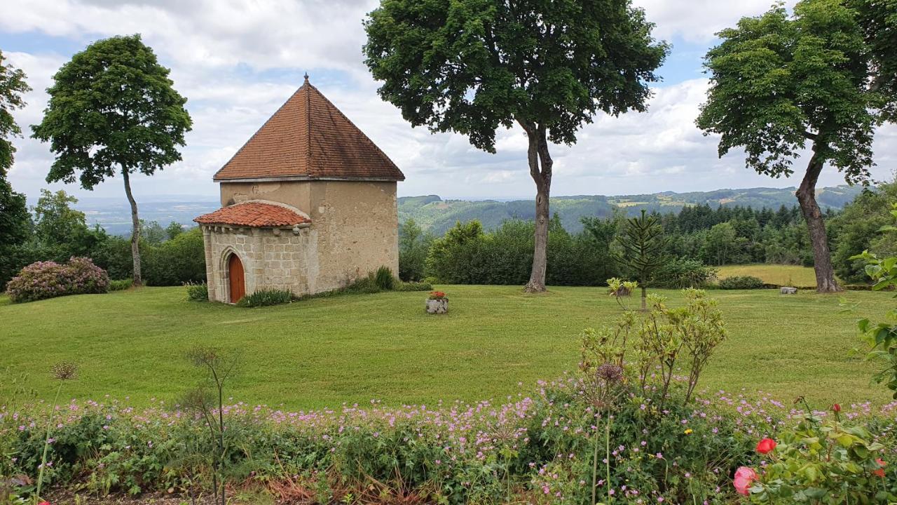 Bed and Breakfast Domaine De Montvianeix Saint-Victor-Montvianeix Exterior foto