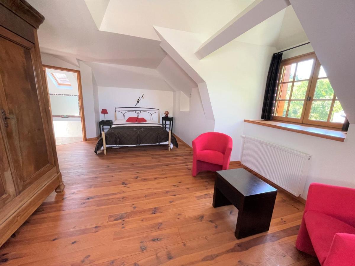 Bed and Breakfast Domaine De Montvianeix Saint-Victor-Montvianeix Exterior foto