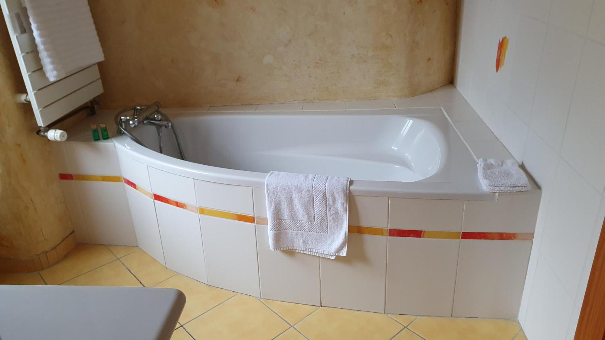 Bed and Breakfast Domaine De Montvianeix Saint-Victor-Montvianeix Zimmer foto